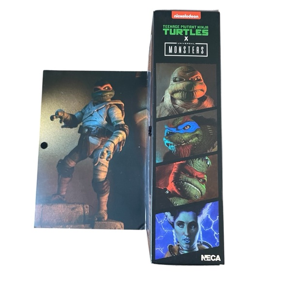 NECA TMNT X UNIVERSAL MONSTERS MICHELANGELO AS THE MUMMY UTLIMATE ACTION FIGURE - Picture 5 of 7
